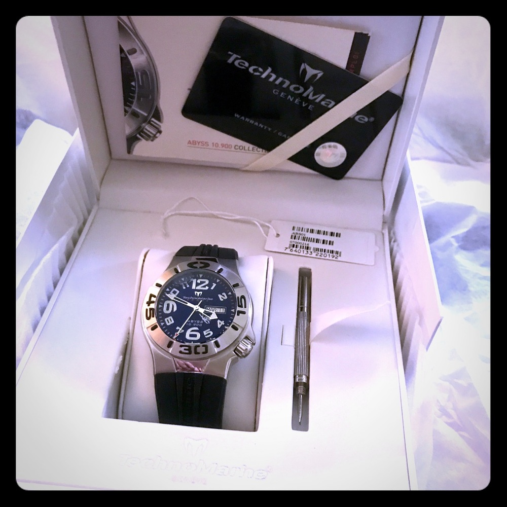 NWT Unisex Technomarine Abyss Series Watch